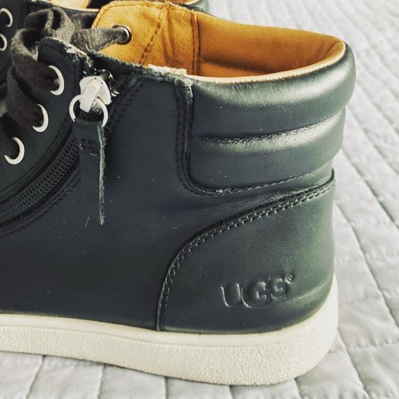 UGG men shoes/ black/ size 11 - Picture 5 of 8